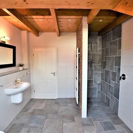 Ostseeliebe-oben-rechts-1-kk-h * هوهفاخت